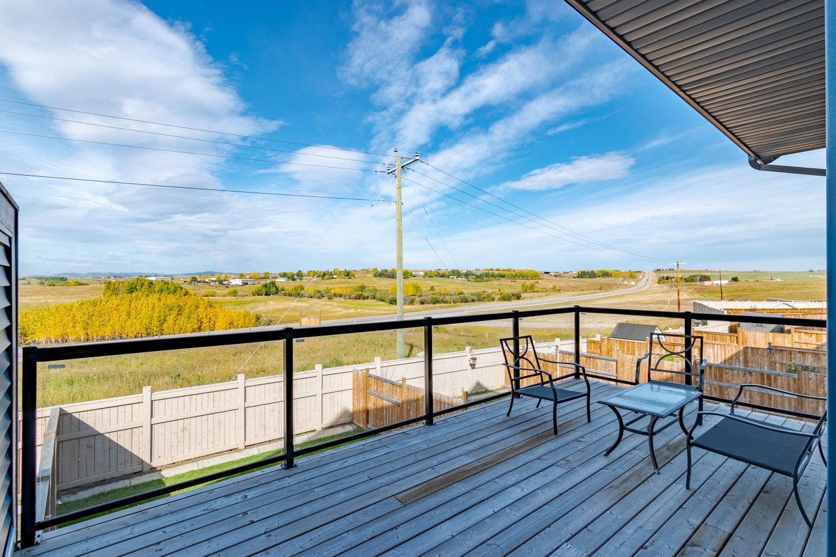HCinCalgary's tweet photo. 𝐎𝐏𝐄𝐍 𝐇𝐎𝐔𝐒𝐄 in Sunset Ridge tomorrow!
275 Sunrise View
Now only $389,900
Sat Oct 31 12-3pm
https://t.co/wJtbS7jCTD
#openhouse #cochranerealestate #mountainviews #remaxlisting #saturday #halloweenplans #realestate https://t.co/XD4uJZj1Mm