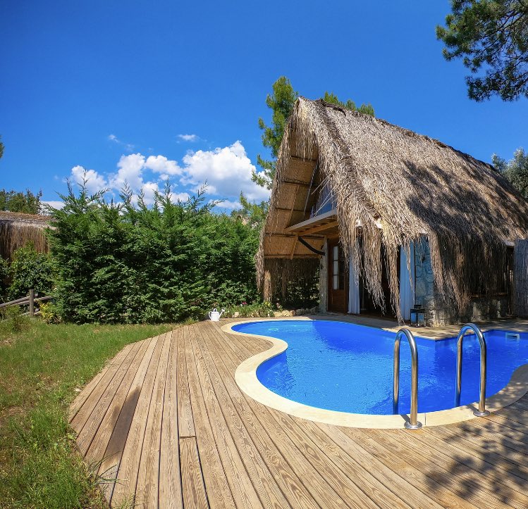 Autumn honeymoon is a sweet thing 🍂
#nauticalhotel #honeymoon #couplegoals #nature #sun #autumn #love #fun #getaway #adulthotel #luxury #socialdistancing #vacay #lunch #october #fall https://t.co/cxkd1u55la