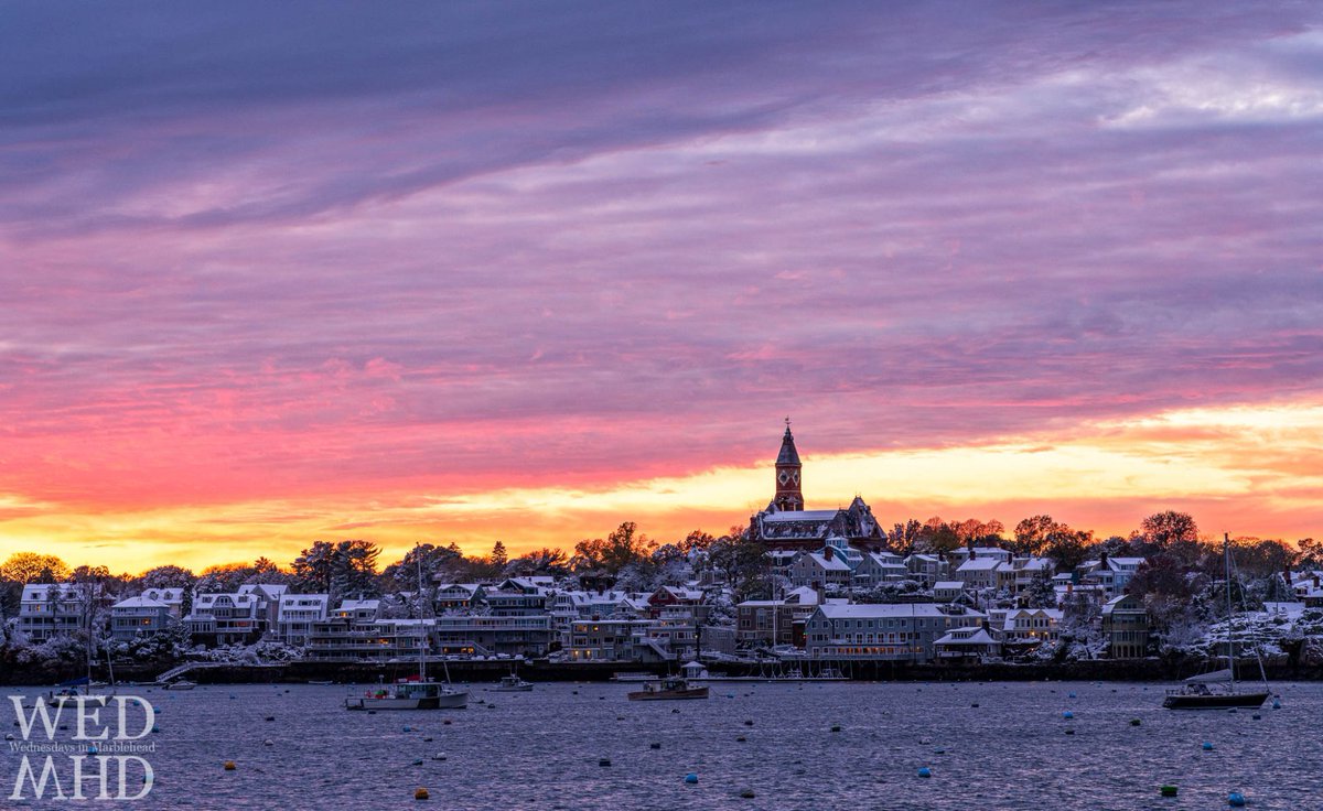 orenphoto's tweet photo. First #Snow of the Season - https://t.co/0bReS0ZMGC - #AbbotHall #MarbleheadHarbor #Sunset #Marblehead https://t.co/4AQcNZJSmV