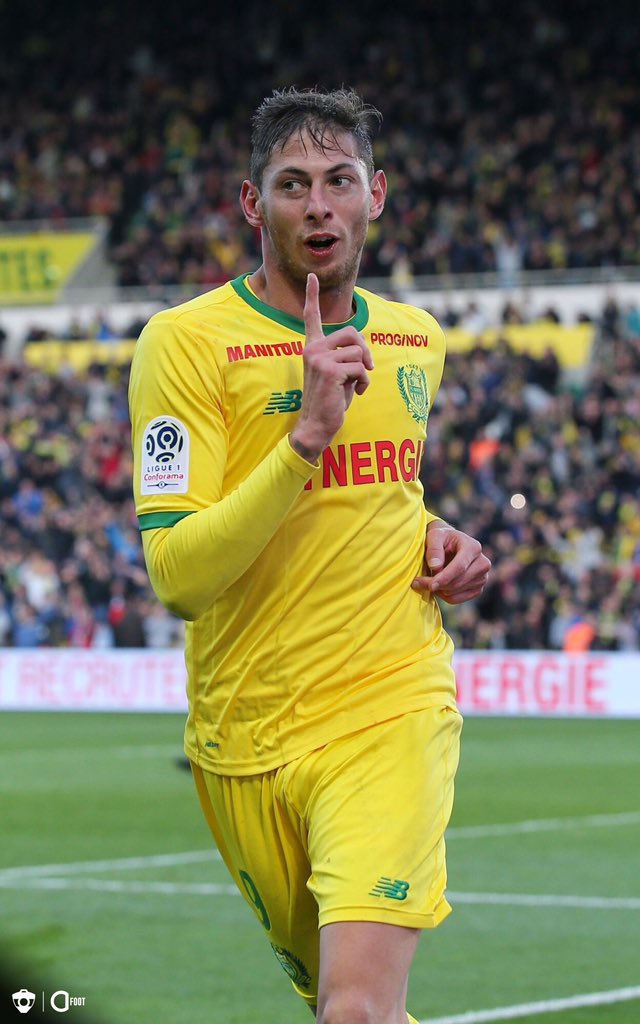 ActuFoot_'s tweet image. Emiliano Sala aurait eu 30 ans aujourd’hui. 🌹

On ne t’oubliera jamais Emi. 💛🙏