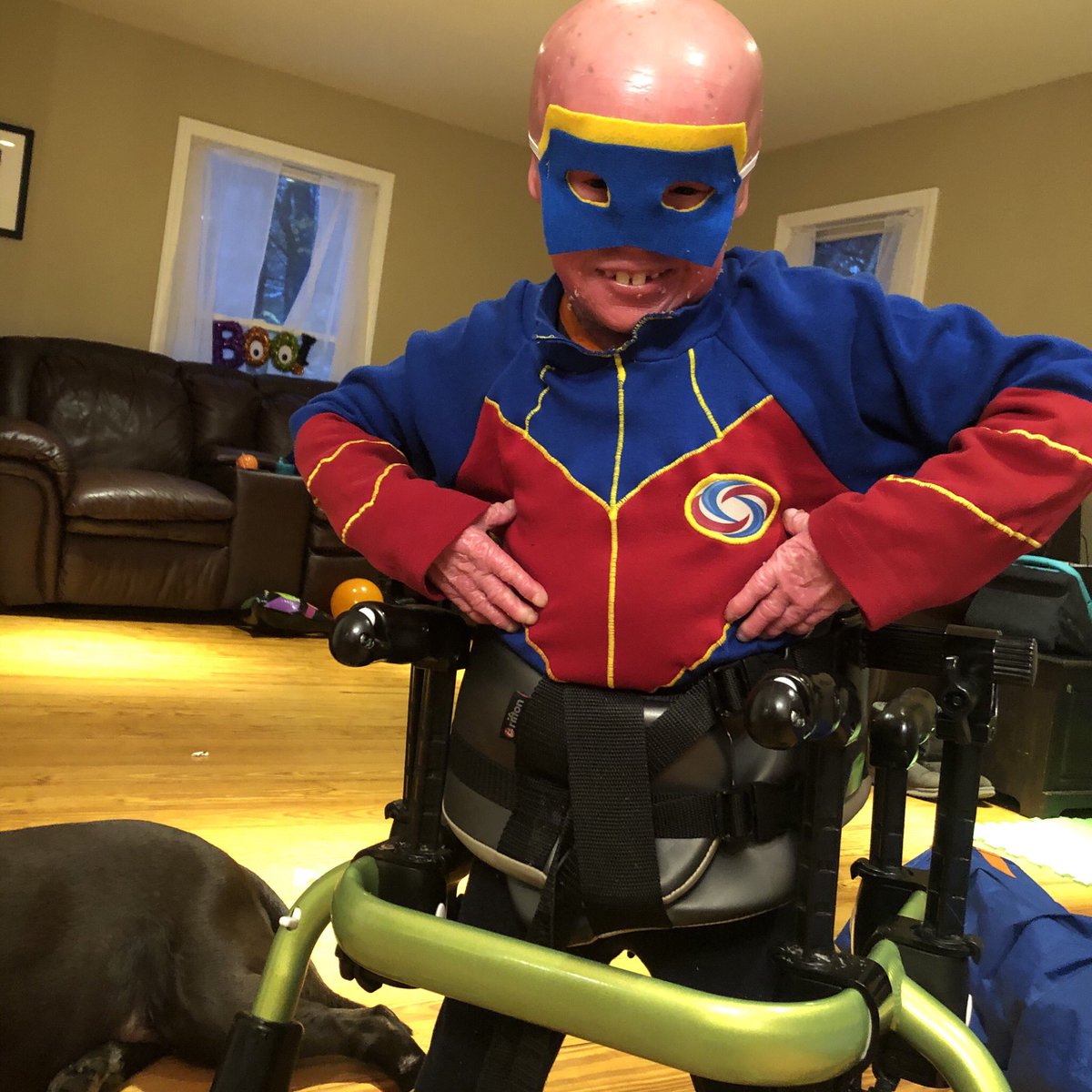 DeDeFash's tweet photo. Only took two years of Evan asking me over and over, to make a Captain Man costume for Halloween! 🎃 #hedigsit #happykiddo @cooperbarnes @HenryDanger https://t.co/c01JHSymJh