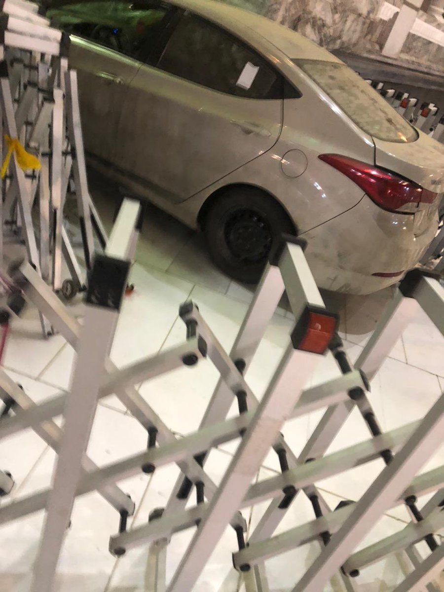 اللهم من أراد بلادنا ومقدساتنا 
بسوء فأشغله بنفسه و رد كيده في نحره، 
واجعل هذا البلد آمناً مطمئناً 🇸🇦
#سيارة_تقتحم_الحرم