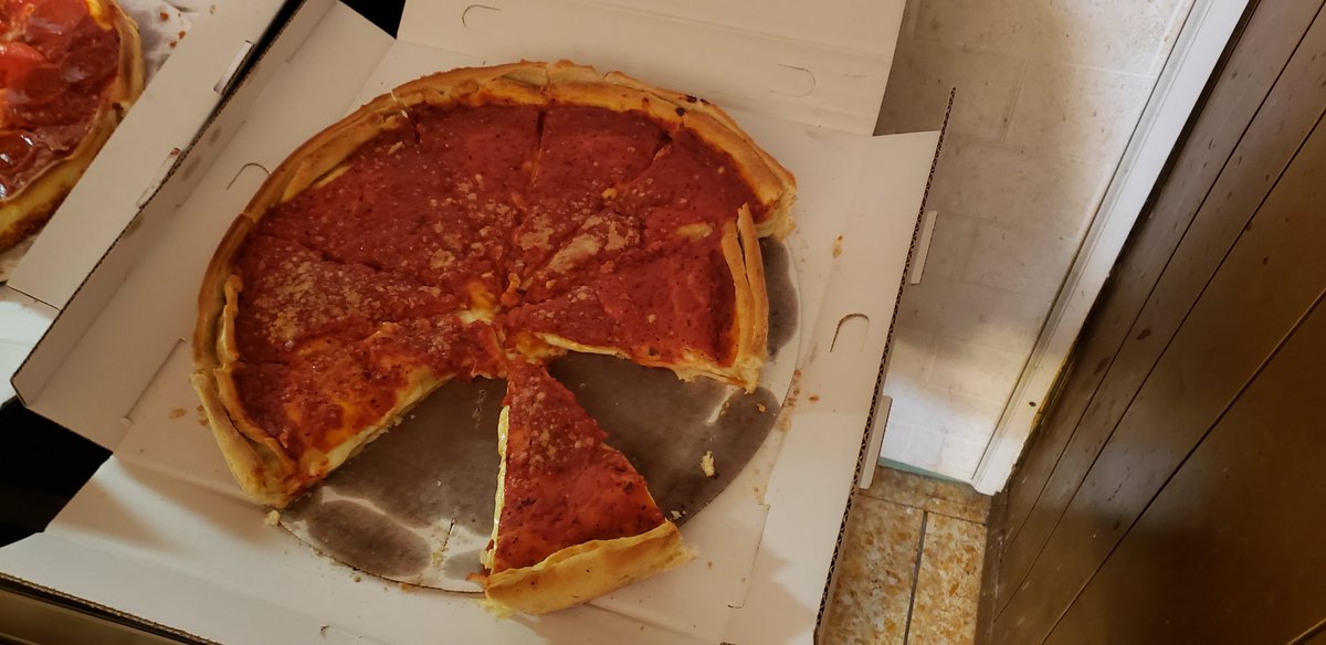 phillipsshannon's tweet photo. Stuffed #DeepDish from @GiordanosPizza, it's what's for dinner when I visit Chicago. #favoritepizza #leftoversforbreakfast https://t.co/YqplJzAOBM