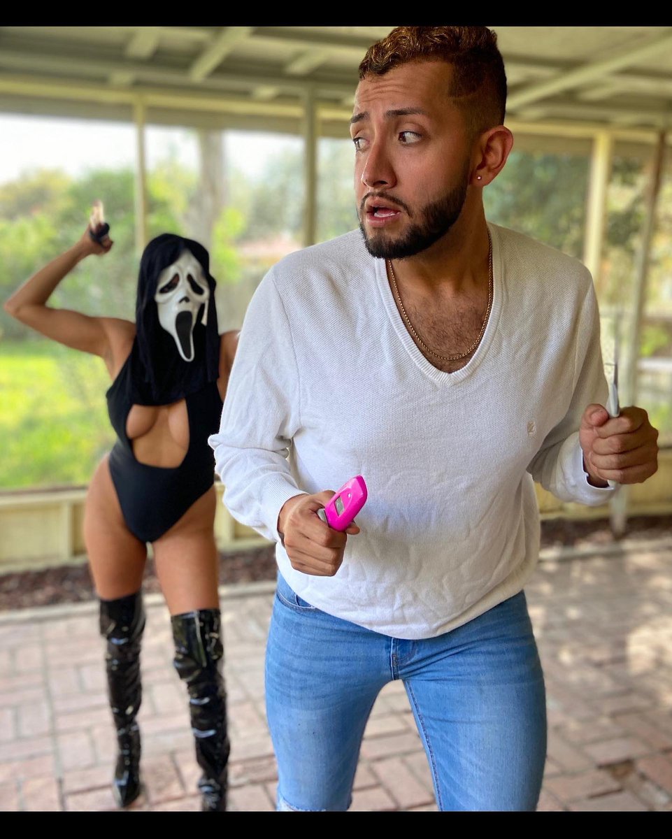 ricardovalle23's tweet photo. Casey ft. Scream #TheRolesHaveChanged #PinkPhone #SexyScream https://t.co/VwRmMtOgJd