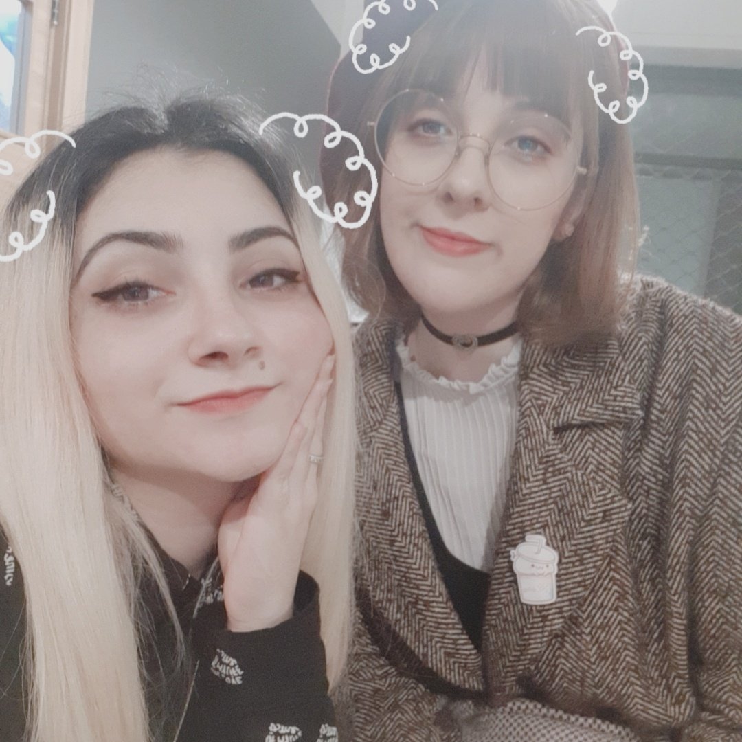 lloudcIoud's tweet photo. halloween? no, oggi è il #chiarinaday 💌 unica queen di questa giornata 🎃
(@uwuinthezone) https://t.co/j3D08ZHWf2