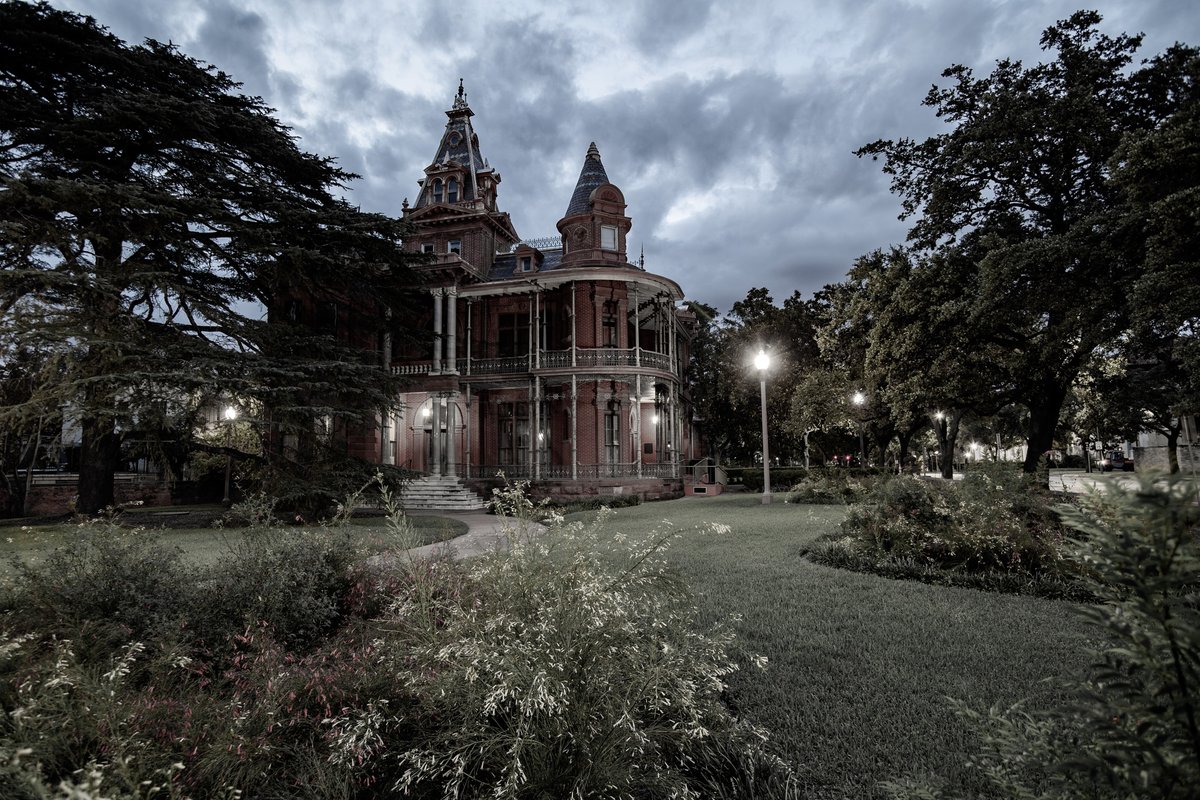 Happy Halloween.  We got some great true ghost stories for you in our October issue.
tpwmagazine.com/archive/2020/o…