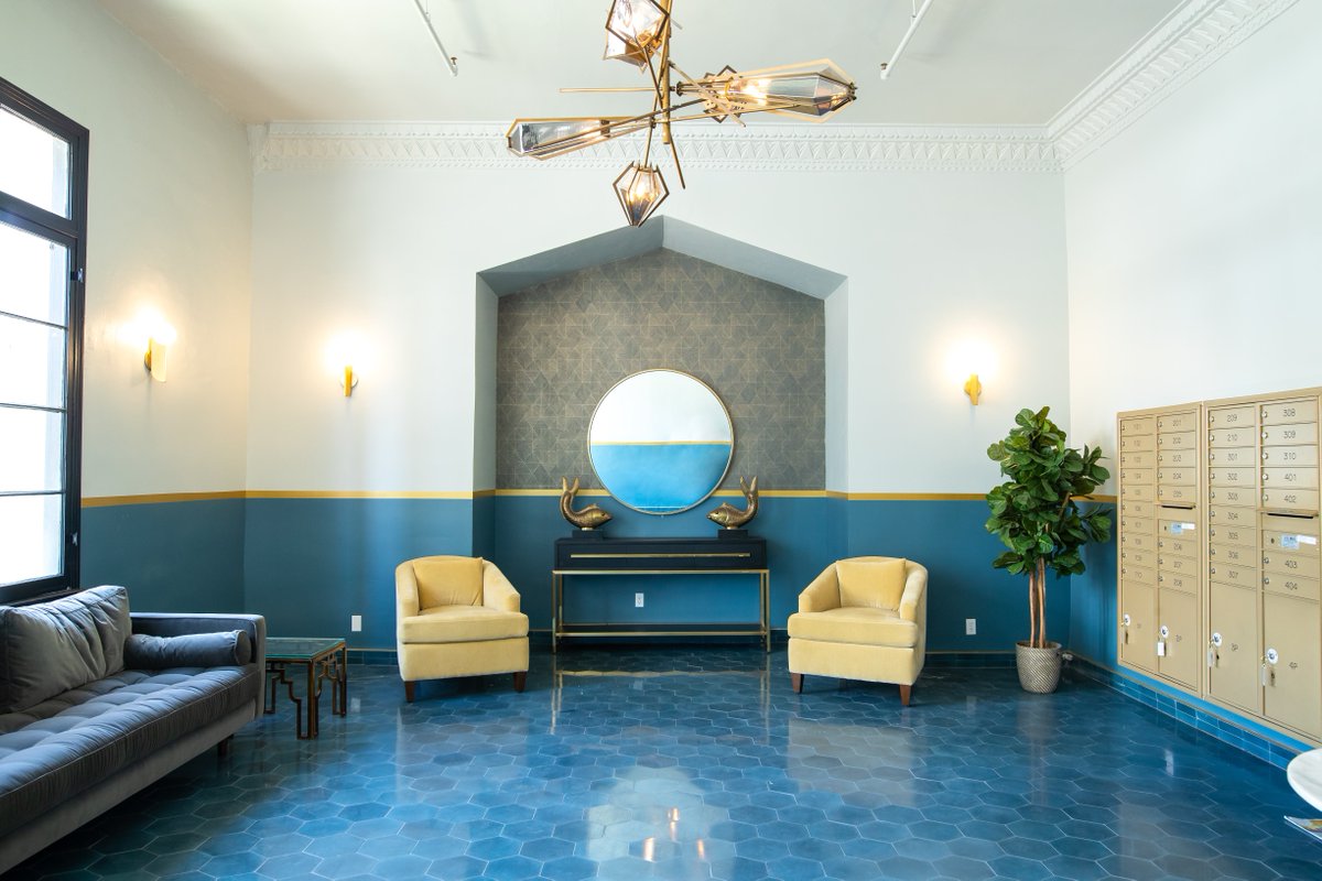 UrbanLALiving's tweet photo. If you’re ready to rent a STUDIO apartment at the Victoria in Koreatown, LA, for $1,495 you can contact our manager directly by visiting our website. #AptForRent #ApartmentHunting #Los Angeles https://t.co/ssHQ8DTeeV https://t.co/uej4BGN04G