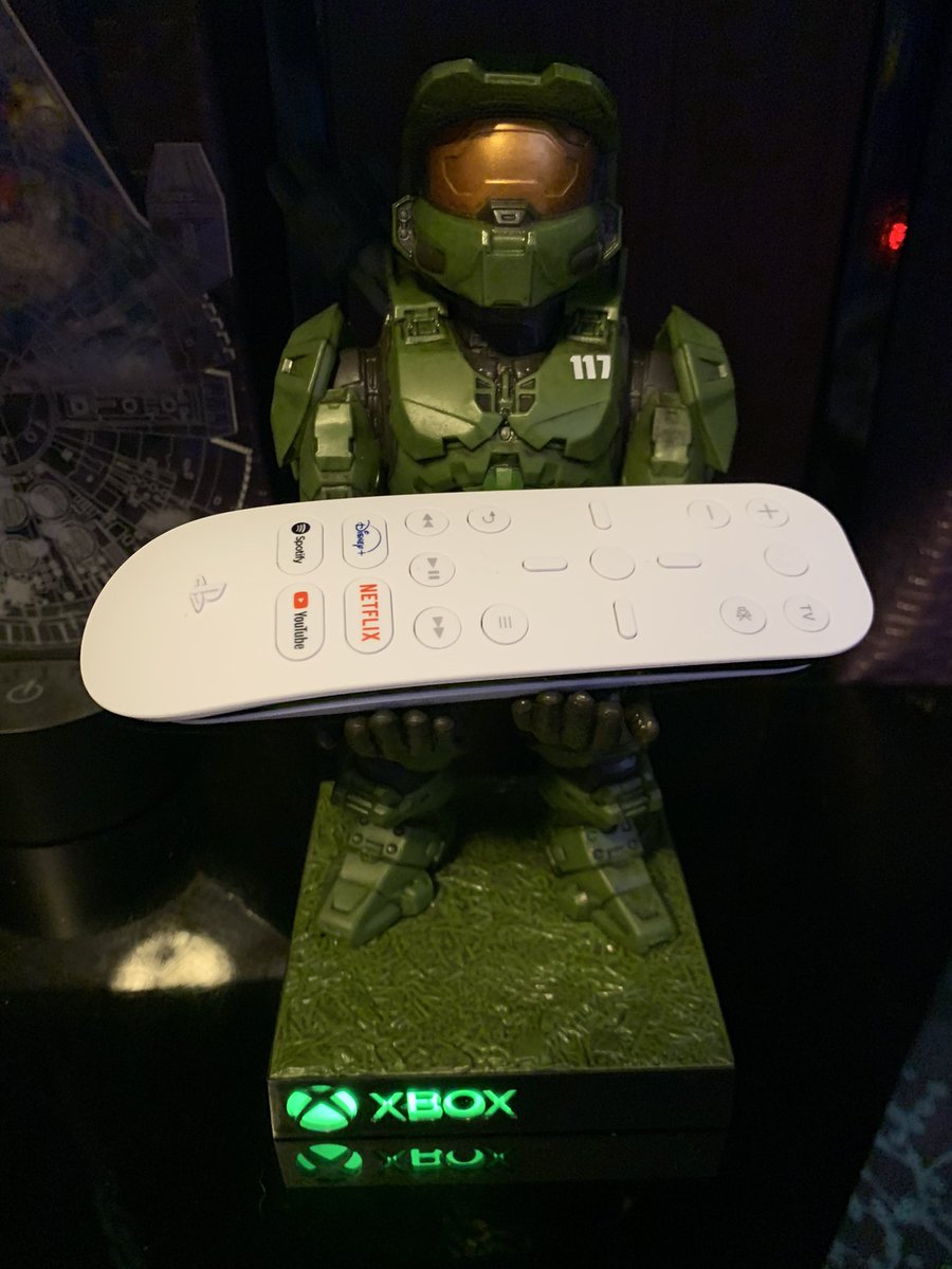 Blue_Angel_PR's tweet photo. Master Chief Approves #masterchief #halo #ps4 #ps4share #ps5 #videogames #retrogaming #gameroom #gamecollector #sony #playstation #haloinfinite #xbox #xboxseriesx #cableguys #exgpro #ps5mediaremote https://t.co/7emqtLxmJM