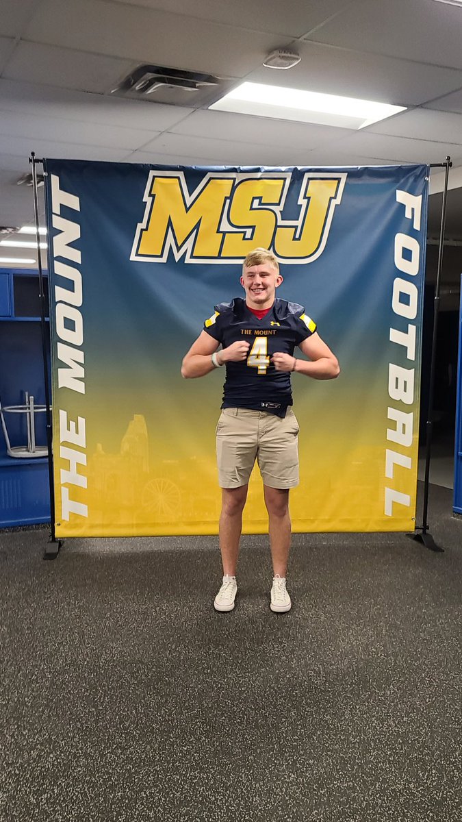 Thank you @CoachDanielRod and <a href="/CoachHopperton/">Coach Hopperton</a> for the awesome visit to <a href="/MSJ_FB/">Mount St. Joseph Football</a> !