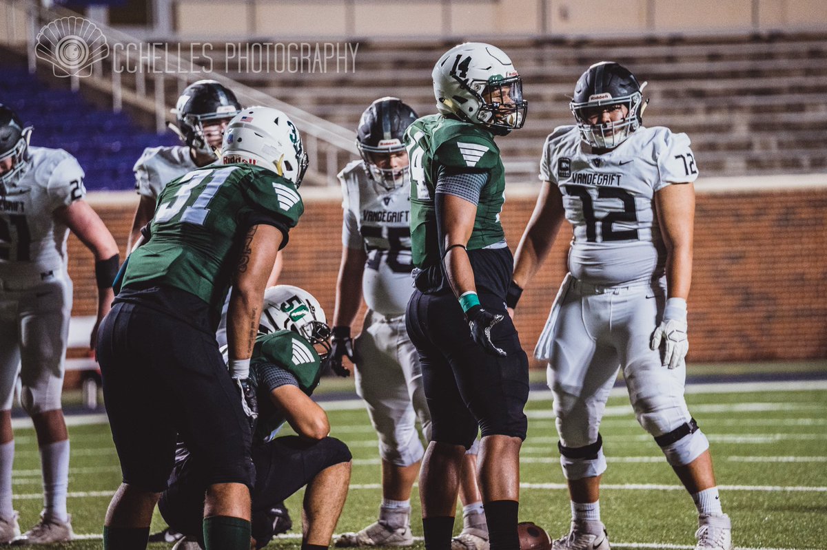 cchellesvisuals's tweet photo. For this weeks Player of the week I present to you Junior, Elijah Harris. This beast stands at 6’3 and makes a major positive impact on the field. Watch out for him tonight Roos!!! Congratulations , Elijah!! @GaryCar88967863 @Elijahfromktx https://t.co/R6BcMHch70