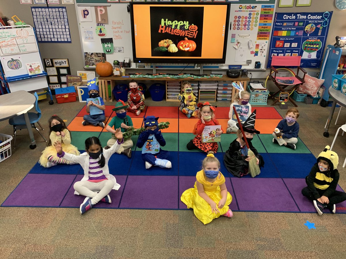 MrsAGCISD's tweet photo. What a week!!! Celebrated our 50th Day & enjoyed our costume parade! I know these kiddos are ready for a long weekend! Whew...we’re tired 😜@EarlyGcisd @HESRegalEagle #hessoars https://t.co/8X4RvZ7Z6T