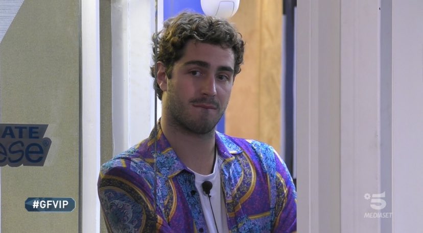 GioBallerini99's tweet photo. Se pensate di essere sfigati 
Ricordatevi che Tommaso si è depilato per Paolo Brosio 
E QUI LA CHIUDIAMO  #GFvip https://t.co/Kf8eIt9Q5d