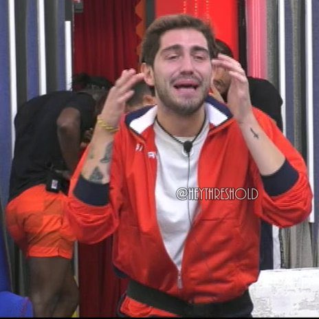 GioBallerini99's tweet photo. Se pensate di essere sfigati 
Ricordatevi che Tommaso si è depilato per Paolo Brosio 
E QUI LA CHIUDIAMO  #GFvip https://t.co/Kf8eIt9Q5d