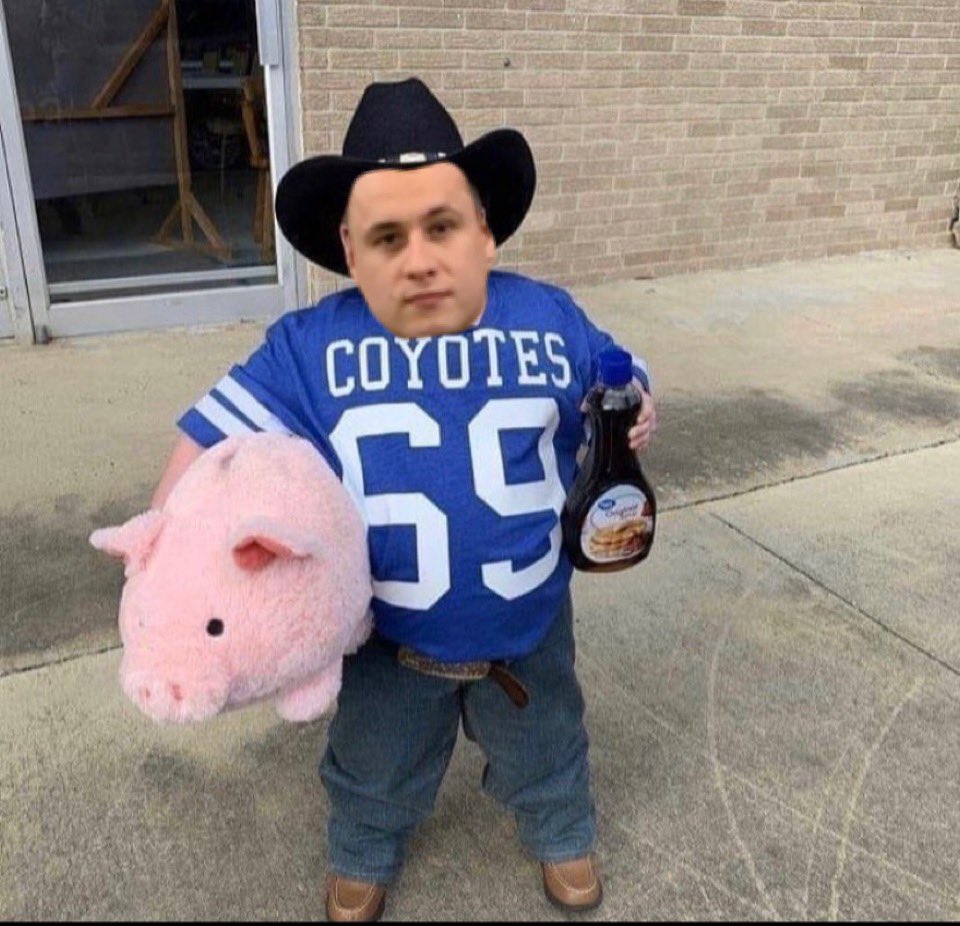 FatSteve9's tweet photo. Happy Halloween ghouls and witches. #YeeHaw https://t.co/pIuPFvQJoO
