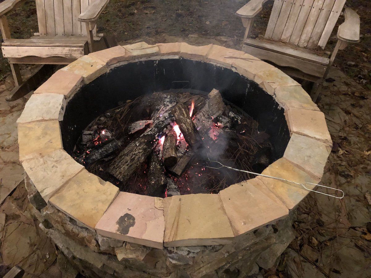 matthewfajack's tweet photo. @BraggBobby S’mores at the fire pit tonight! https://t.co/HP4xSBelLX