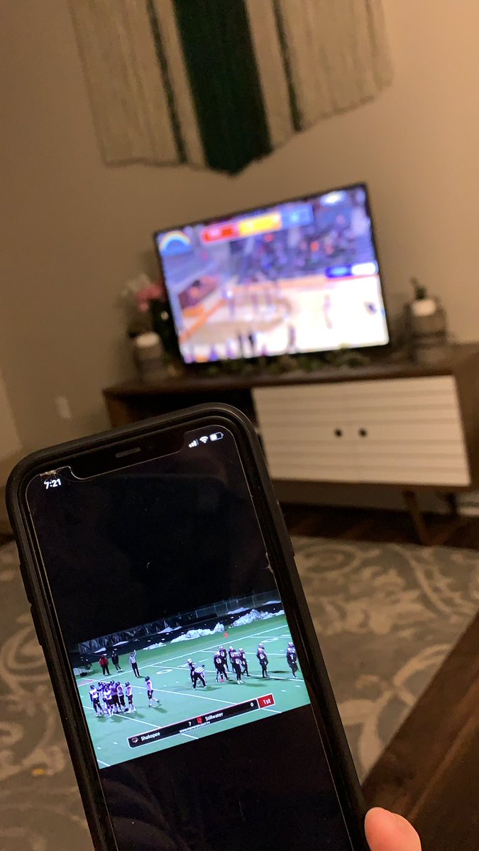 Lildez02's tweet photo. The best $6 I’ve ever spent to listen to @SteveLinzmo again. Listening the hometown boys &amp; watching the @Jamestown_MBB. Man I missed listening to this guy calling sports! https://t.co/ZNZ6K4EBZ2
