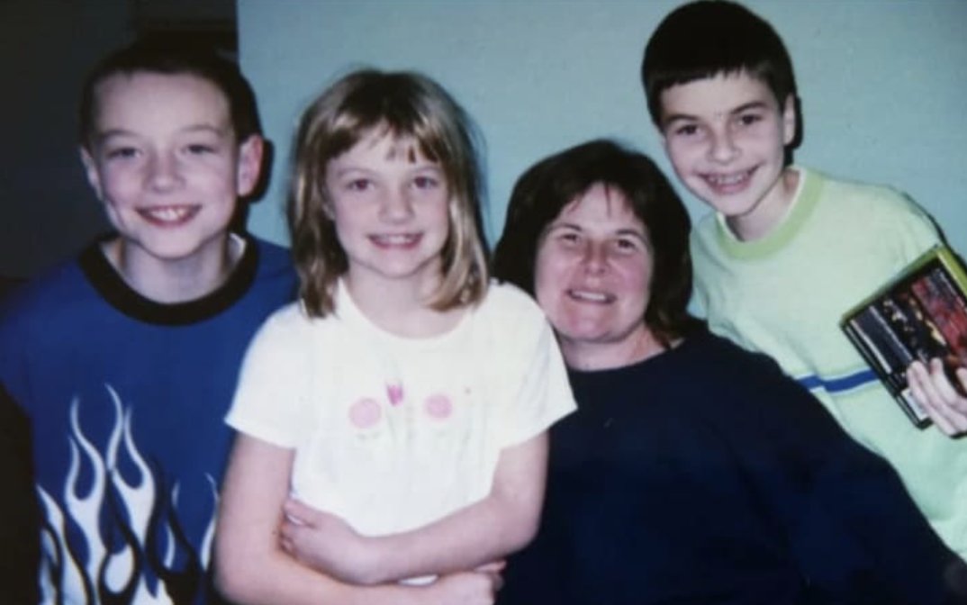 4) After winning a World Championship in 2011, and taking home $100,000 personally, Nadeshot moved out of his parents house to focus on gaming full-time.But tragedy struck one year later.On October 4th, 2012, Nadeshot's mom passed away."It was the worst day of my life.”