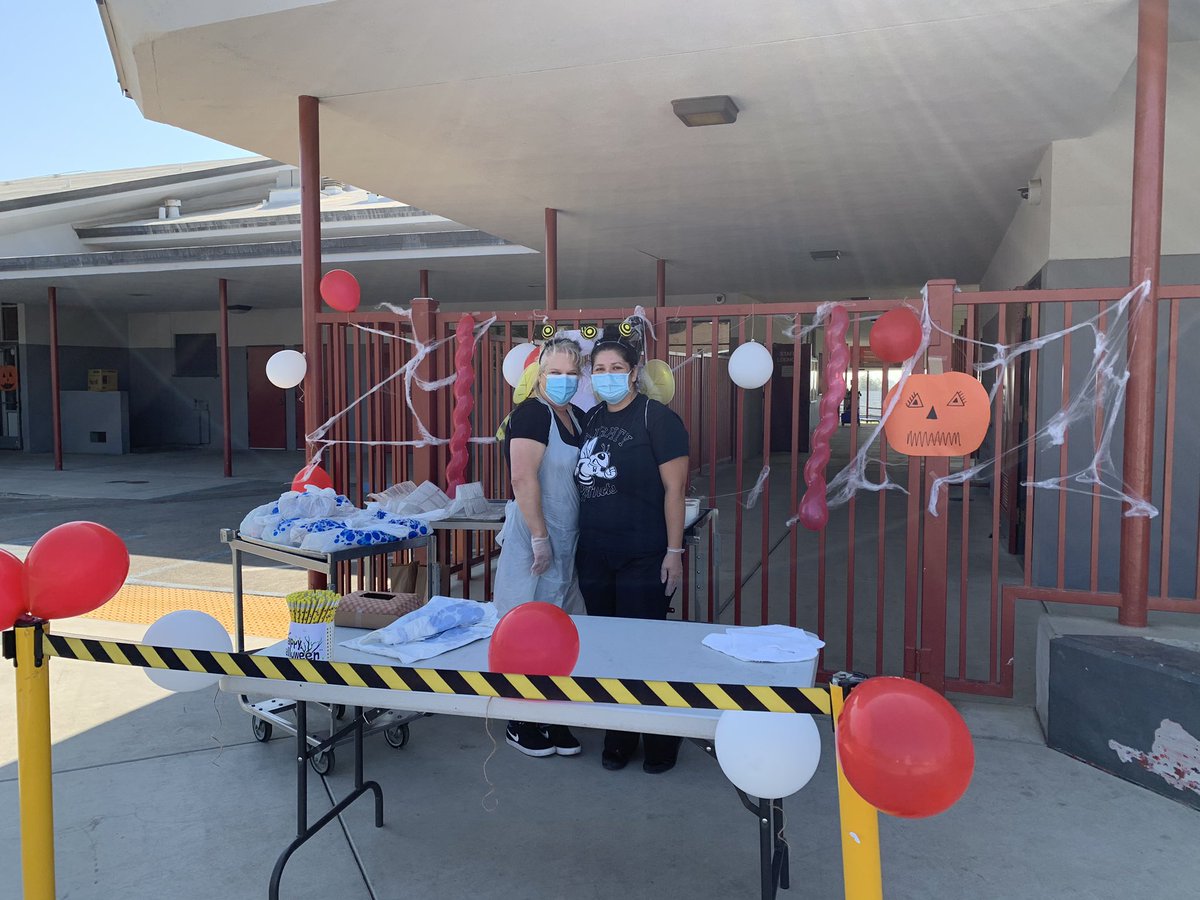 The #BeMighty cafe crew was ready to serve today. Thanks for making the day more special team! We appreciate you. #teambcsd