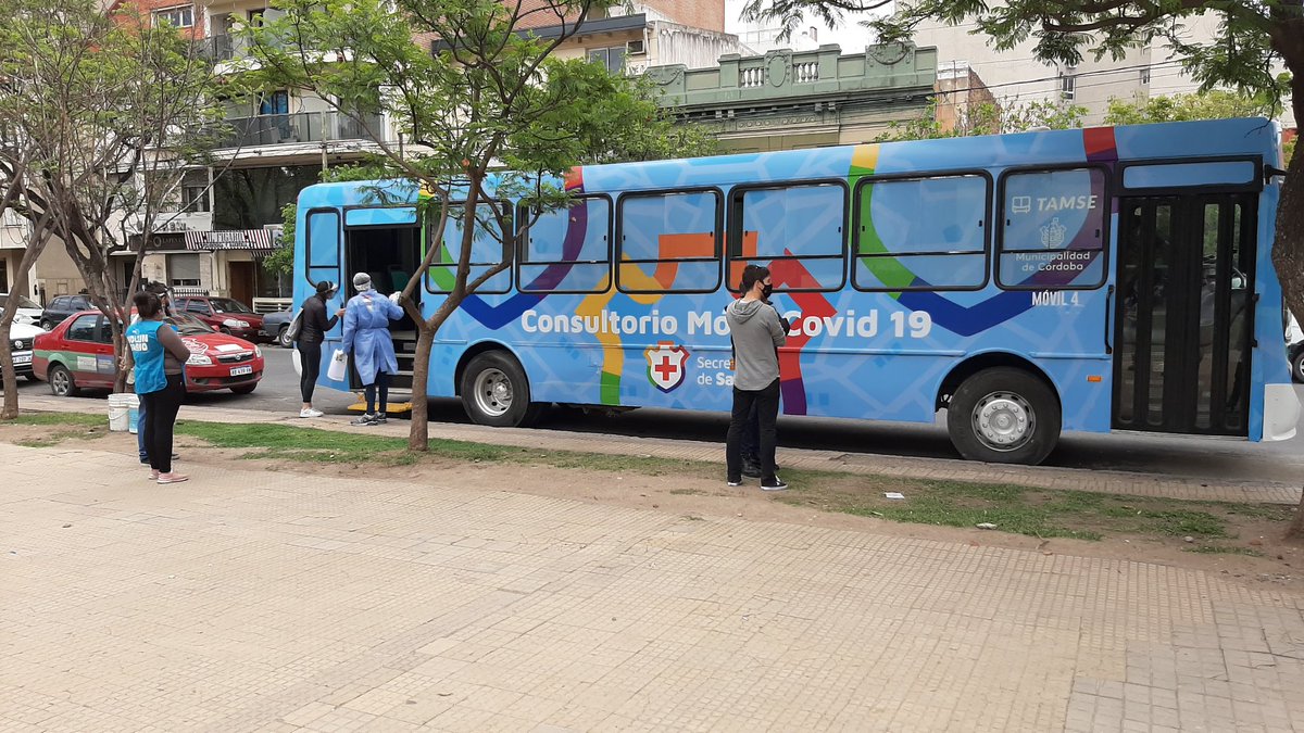 AmelottiJose's tweet photo. Agradecemos al Secretario @ArielAleksandroff, a la Subsecretaria
#MaraRodriguez como también a #AlvaroSuarez por Brindarnos este gran operativo móvil en nuestro Barrio contra el #COVID19
#CVGeneralPaz 🏙️
#NosSeguimosCuidando 🙌🏼 https://t.co/yMeHyT9MhT