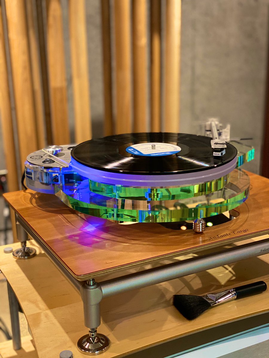 SOUNDTEC725's tweet photo. アクリル加工のレコードプレーヤー体験可能です!
うん、かっこいい♪
詳細はオフィシャルブログにて!
https://t.co/mn8p4z9UUp
#roksan
#radius7 https://t.co/JFBi5VQPHG