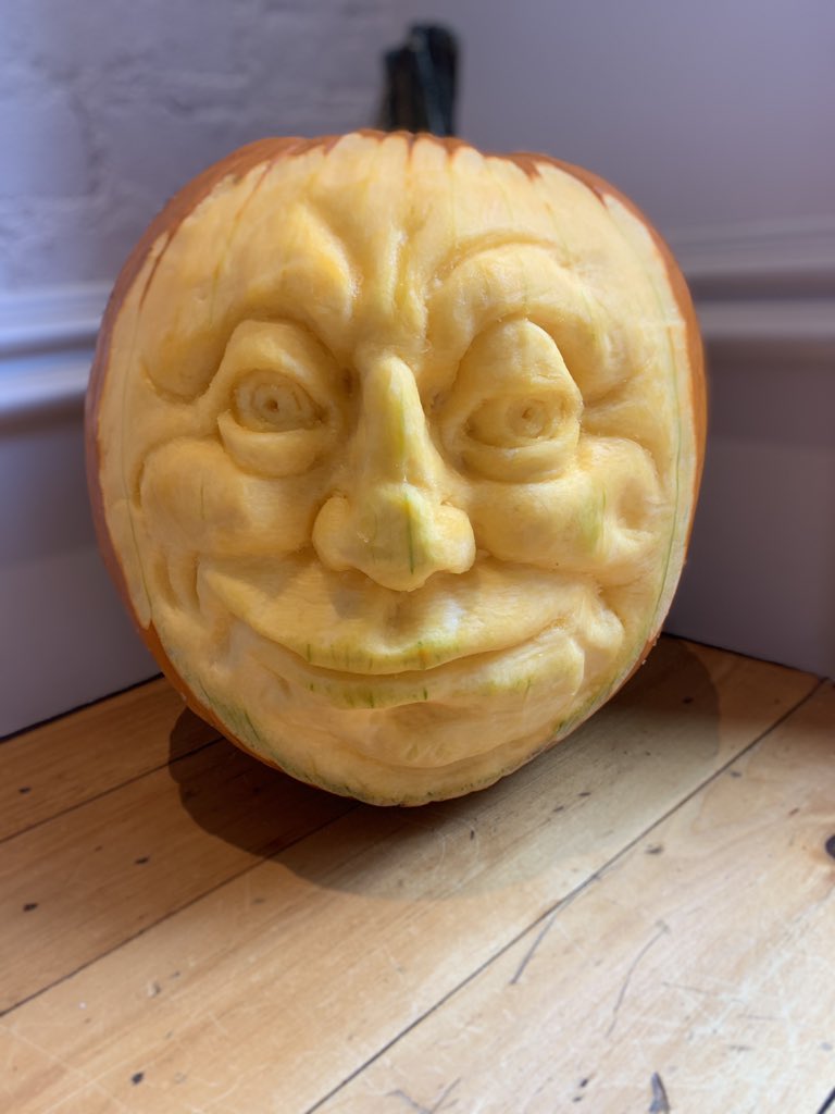 JoannaHershon's tweet photo. Hello strange soulful pumpkin #derekbuckner #inthehouse https://t.co/c3APnYTLW8