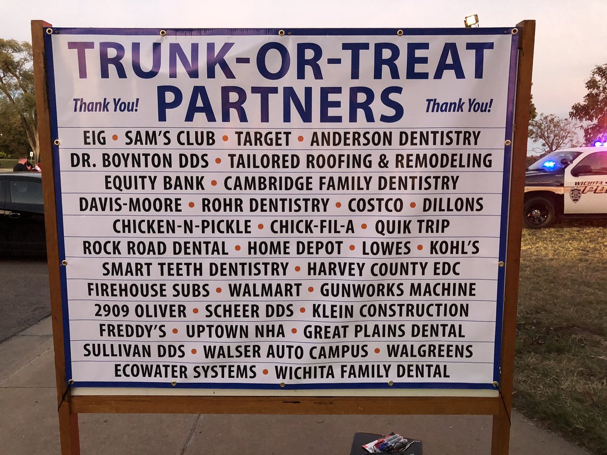 WichitaPolice's tweet photo. What a spooktacular event with a great turn out for todayβs Trunk or Treat! A big thank you to the sponsors and community partners. Itβs great to be able to bring a smile to the families of Wichita!! We handed out about 150,000 pieces of candy!
Happy Halloween! #wpdcares https://t.co/JlA7XxwNS6