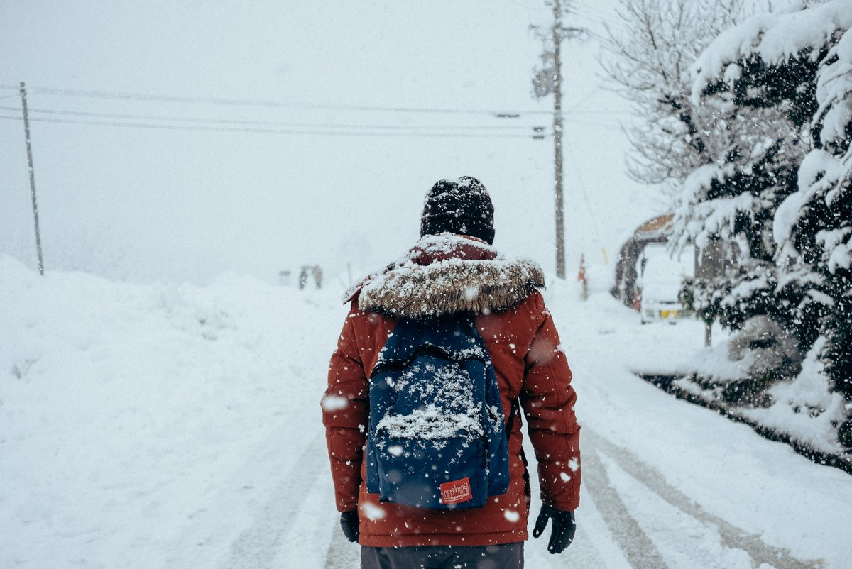 solomonkamson's tweet photo. As colder weather approaches the North West, it's common for people to notice an increase in aches and pains in their neck, spine, and lower back. To manage your pain, it helps to understand how and why weather can affect your spine. Learn more: https://t.co/YMX4Blq0iN https://t.co/haFIeVO1yD