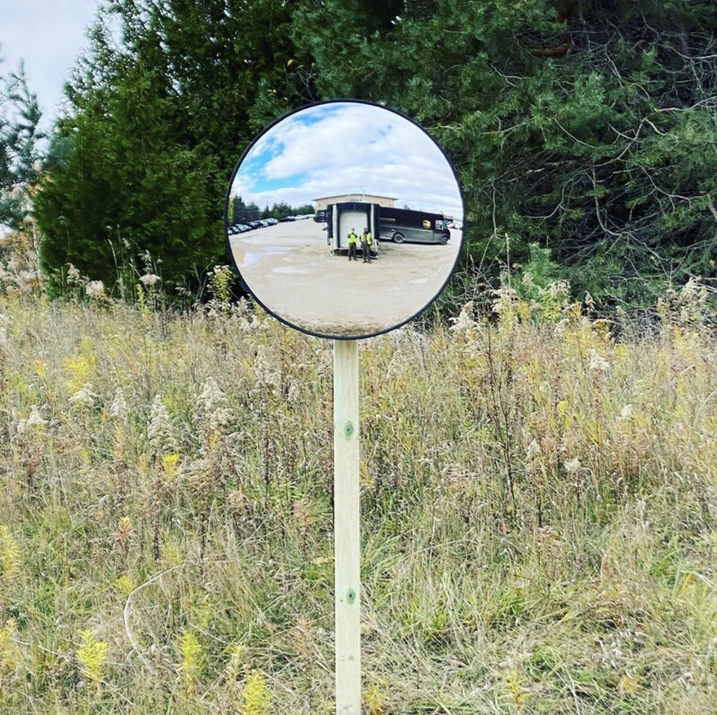 GLNorthDivision's tweet image. Petoskey Safety Committee at work. Installation of this mirror increases visibility for drivers in the yard.  @Gr8LakesUPSers @Gr8LakesSafety