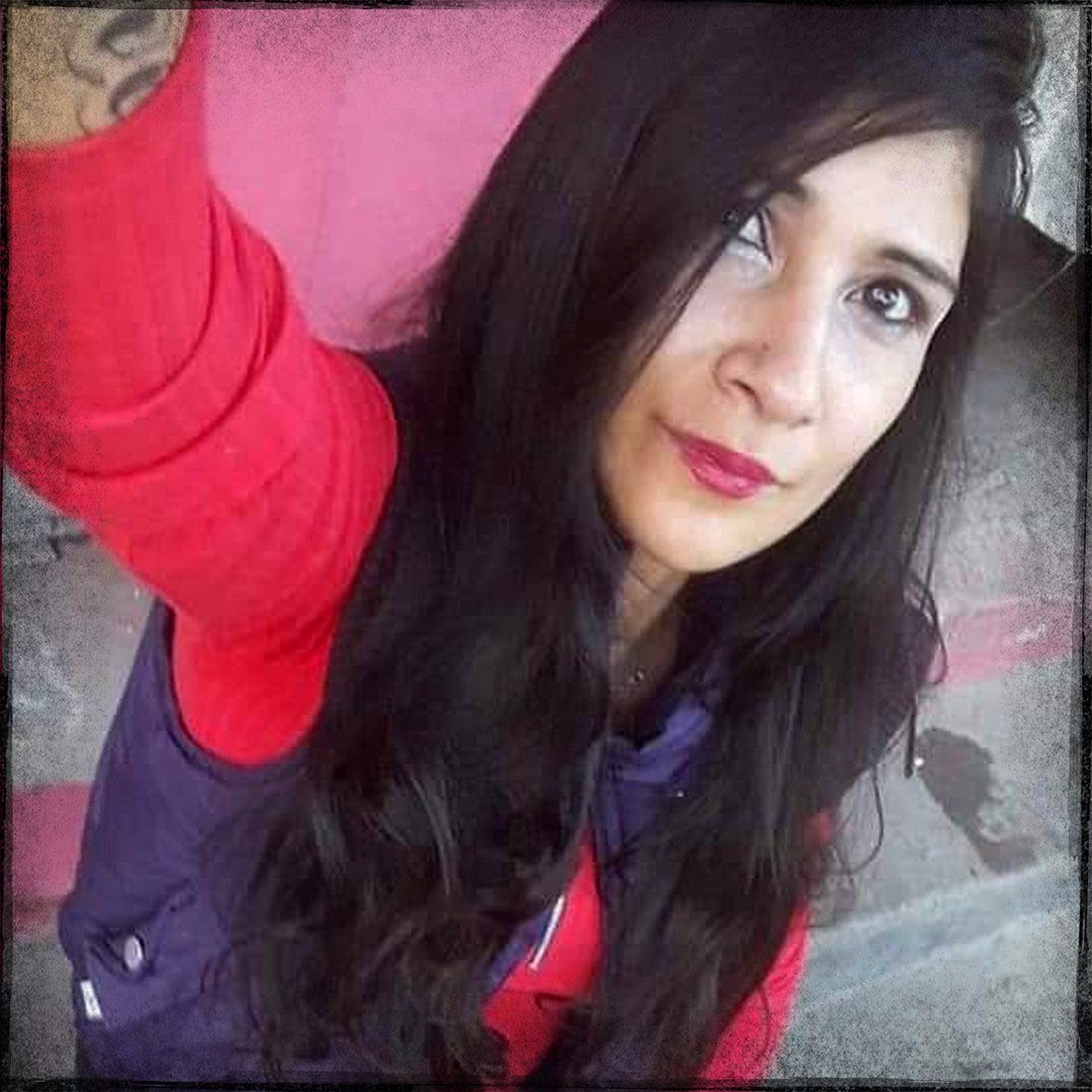 En la Villa 21-24 se cumplen dos meses de búsqueda desesperada de Mariana Lastra, desaparecida desde el 4 de septiembre. Ese día sus familiares hablaron por teléfono con ella y desde entonces no tienen noticias.

Ayudanos a encontrarla.
Comunicate al 1125753937 ó 1131975588.