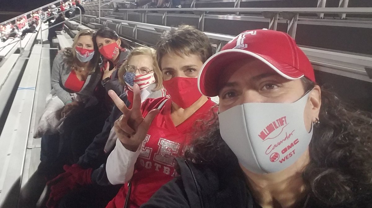 TDelValle9's tweet photo. Supporting our VOLS #homecoming2020 @drhea_kloza @DannyKloza @leeneisd https://t.co/v8wr96Cx9H