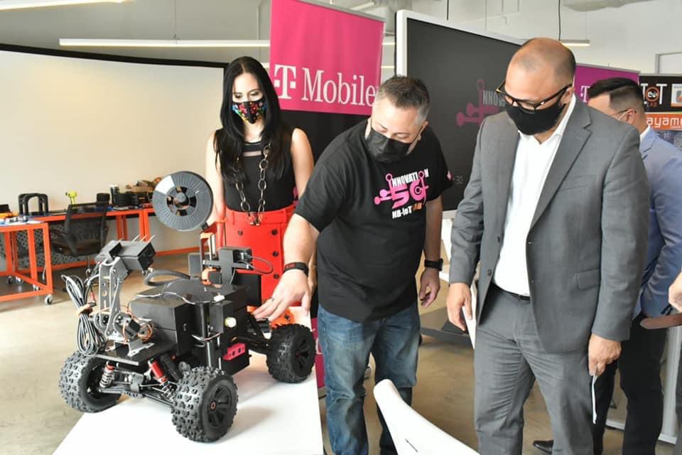 GlorimarRipoll's tweet image. Acompañando a @engine4cws en la conferencia de prensa anunciando la inauguración del #IoTLAB y 5G NB-IOT Innovation LAB en Bayamón. @amigosdebayamon @ramonluisrivera @Sec_Laboy_DDEC @pritsgov