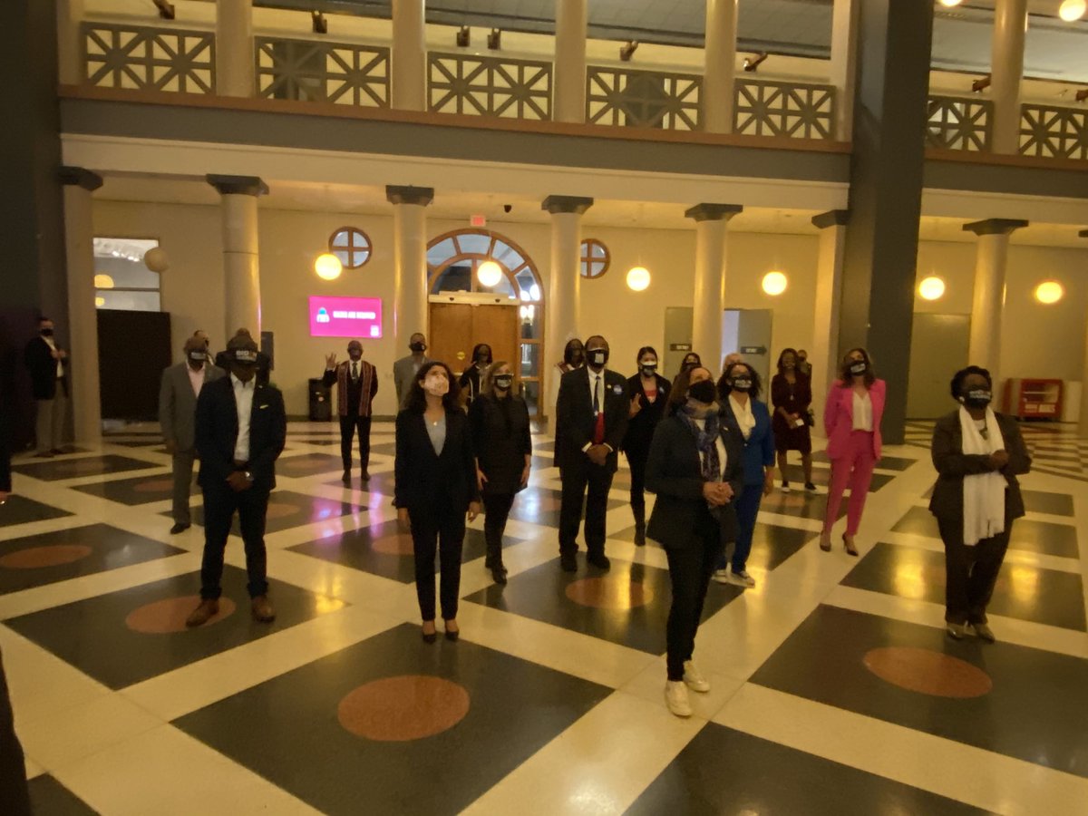 SylvesterTurner's tweet photo. Honored to welcome @KamalaHarris to our great city. She is about to take the stage in just a moment. https://t.co/PbU3aew2WY