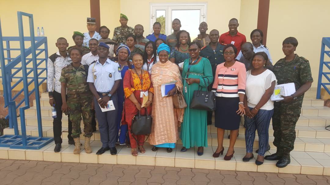 LejepadB's tweet image. 31/10/2000, le Conseil de sécurité des NU adoptait la résolution 1325 sur les femmes, la paix et la sécurité. 20ans après, quel bilan faire de son existence?
@EMP_Bamako @AlliancePaix @AllianceSahel @AfPeacebuilding @ONUFemmes @PNUDBenin @UN_Women @UNBenin @_AfricanUnion