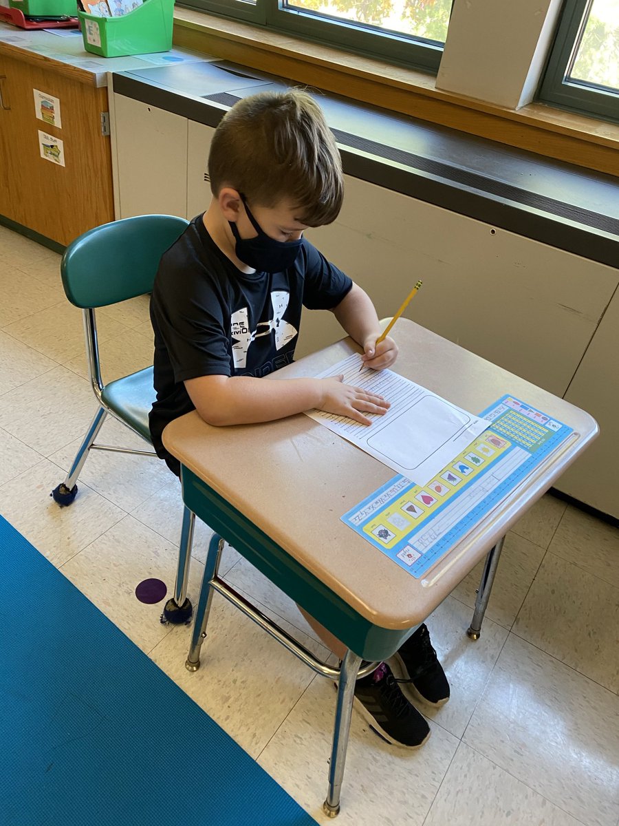 Mrs. Creonte and Kenney’s class love narrative writing! ✍️ <a href="/dcreonte/">Dawn Creonte</a> #samplacentinoelementary #hollistonpublicschool