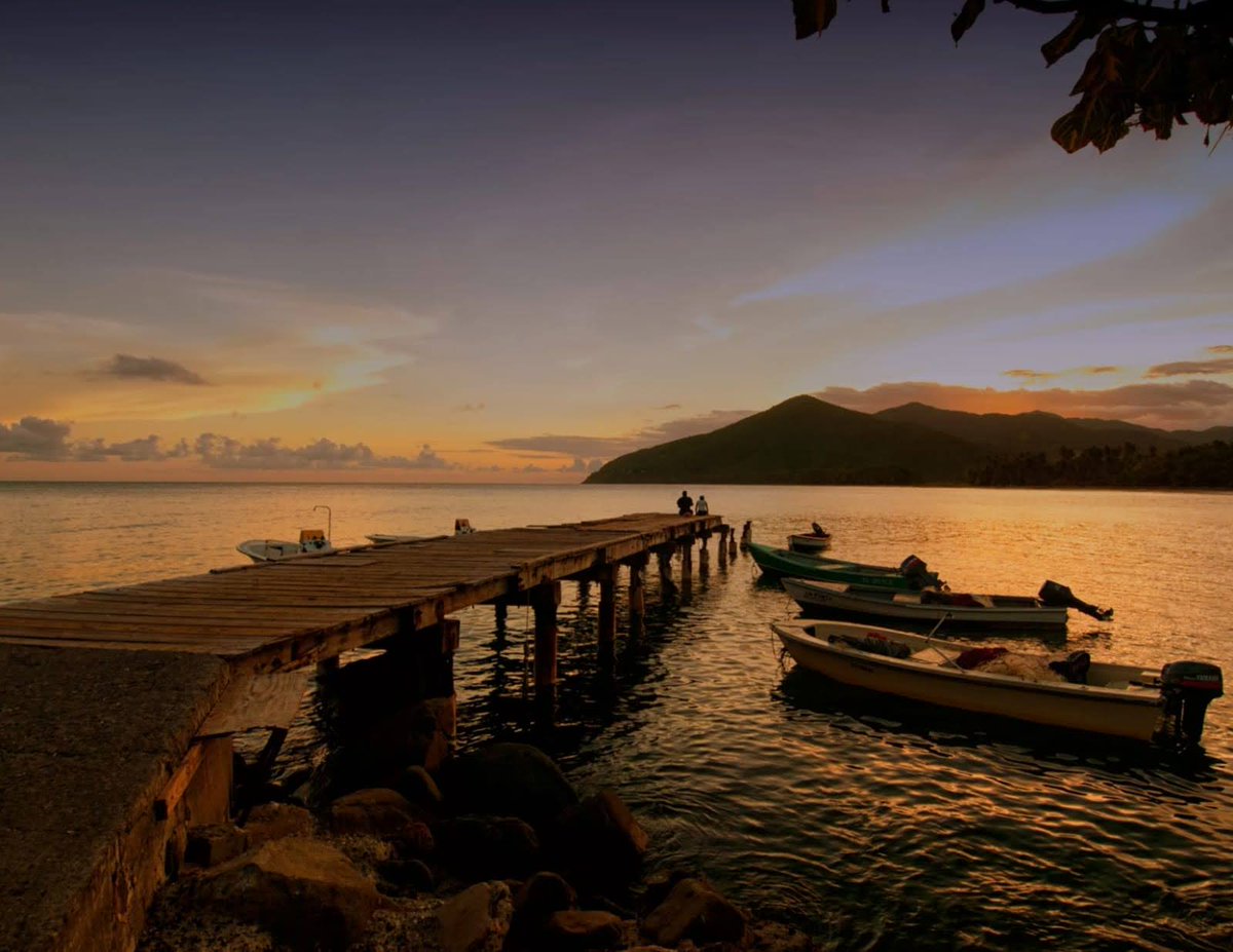 La vida es simple; entre más bien haces, más feliz eres... Buenas noches #Maunabo