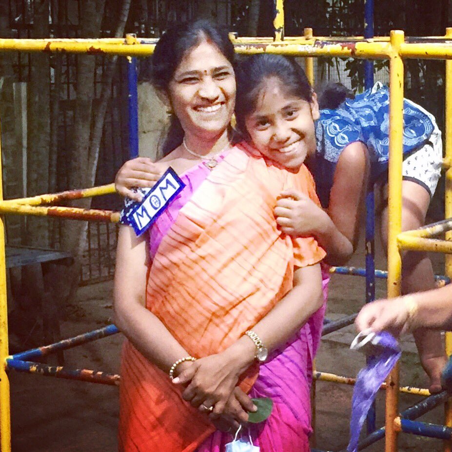 SumathiIPS's tweet photo. daughter #angelathome
#Holiday creativity gets converted into a“double BONANZA “badge 
 earned by me as “ MOM who is also WOW”Decorated by  my little Diva 
 సంస్కృతి తన సృజనాత్మకతను ప్రేమ తో రంగరించి అమ్మ కు అలంకరించిన ఆభరణం  ❤️❤️' MOM &amp; WOW ' బ్యాడ్జి ❤️❤️ https://t.co/v5Jgi5VZgA