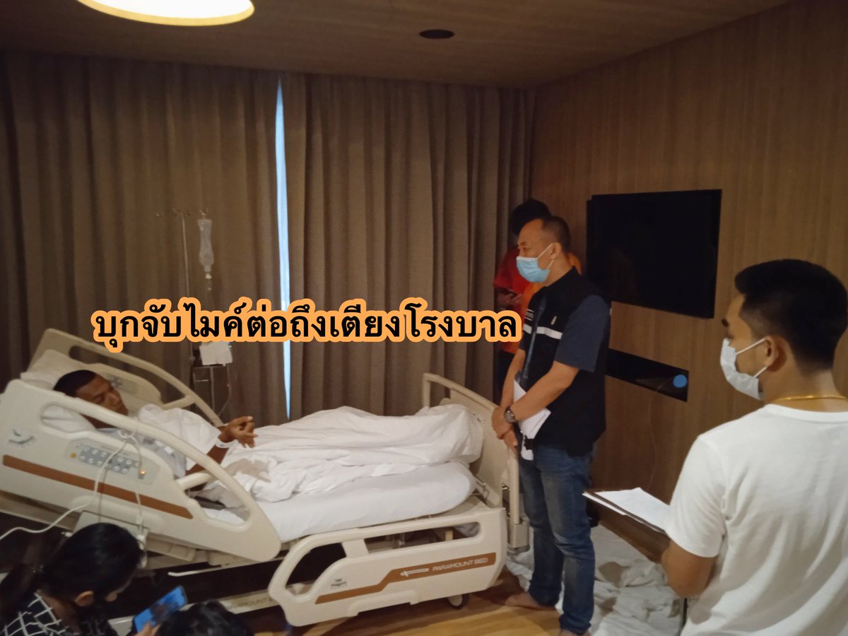 รอยัลลิสต์มาร์เก็ตเพลส-ตลาดหลวง tweet media