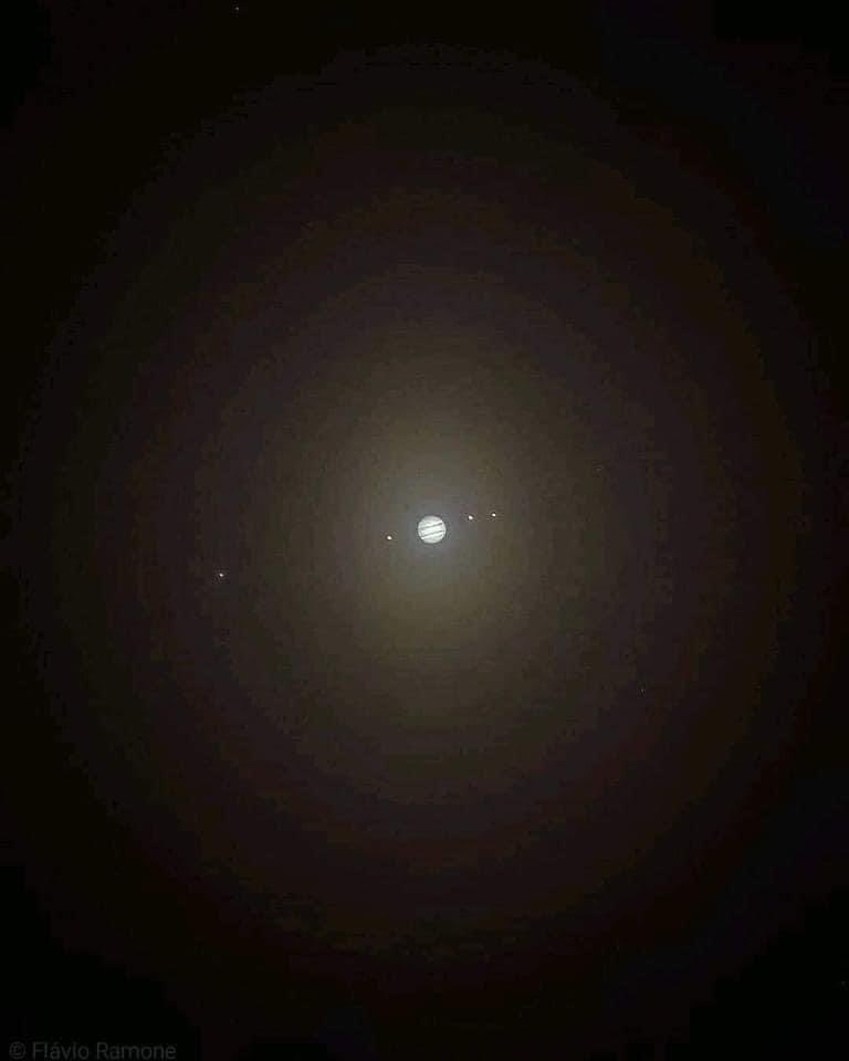 ICONlCGRL's tweet photo. saturn &amp; jupiter https://t.co/GEfiQ1ytB8