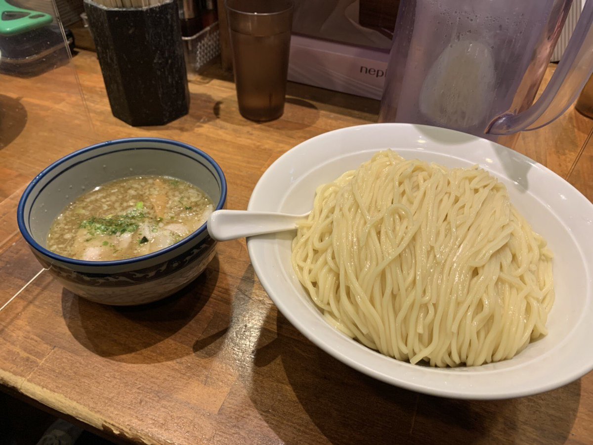 تويتر Ottosan على تويتر 昨日の昼は つけ麺めいげん そ 塩つけ麺で後から豚ニンニクを追加です 麺の量は 男盛り 塩のつけ麺はスルスル胃の中に麺が入って 豚ニンニクの風味のアクセントが食欲マシマシで美味しかったです めん げんそ つけ麺 T Co