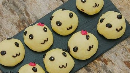 nancywyuen's tweet photo. “Japanese week” on #GreatBritishBakeOff is a chance for the non-Asian contestants to stereotype and insult East Asian culture &amp; cuisine 
☑️ 🐼 Panda buns
☑️ Geisha as cake decor 
☑️ “I hate matcha, I might as well eat grass” https://t.co/qVfZdpRfKK