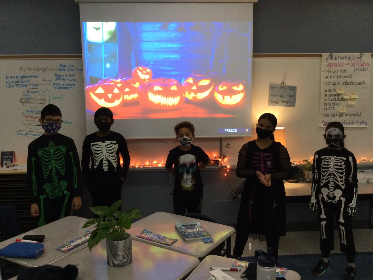 rebeccaurion's tweet photo. Enjoyed some socially distanced Halloween fun today in 5B @DolsonPS https://t.co/POoNY0FouV