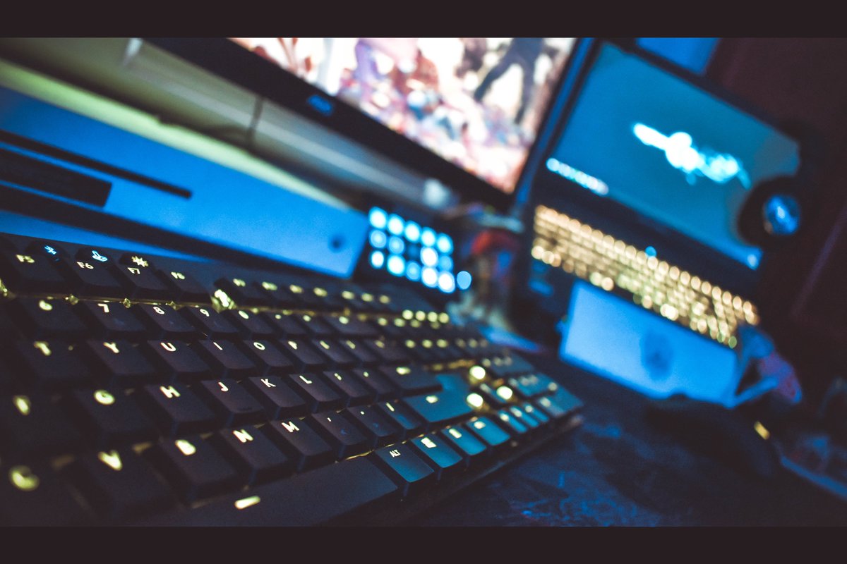 givemeanamex's tweet image. HAPPY HALLOWEEN !!!! 

What am I doing ? 

#SugarFright all night with #RainbowSixSiege whilst playing on those Lush, #LogitechG Peripherals 🙃

Keyboard - LG G915
Mouse - LG Pro Wireless
Headset - LG Pro X

PS: Shoutout to the #Xbox in the back and my Bae Finka &amp;lt;3