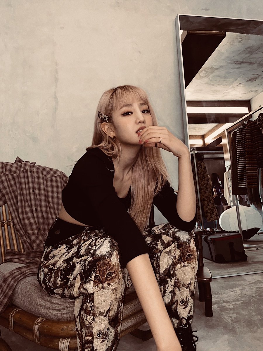 [#민니] 👻🖤

See you in a bit♡
네버버 이따만나요:)

instagram.com/p/CG_5bjvF4DP/…