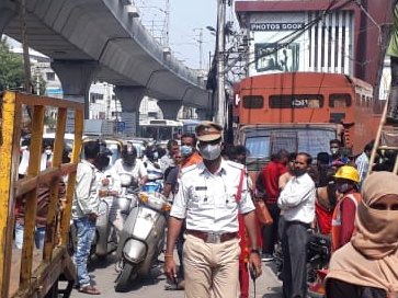 Dt: 31-10-2020 at 1220 hrs.

Slow movement of traffic from VV Statue, ICICI Bank, Rajiv Gandhi Statue upto Nirankari Junction road, due to Dharna at GHMC Zonal Office, Khairatabad.