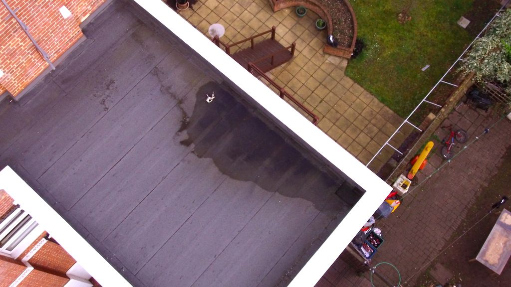 HelidroneSurvey's tweet image. A flat #roof can often suffer from problems of sitting water and that in turn, can lead to a wealth of other issues and costs! 

#Rectifying them sooner rather than later makes a difference.
#roofinspections