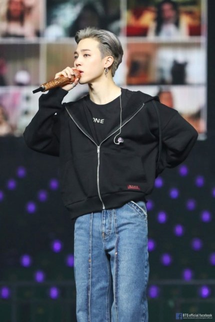 PJM_data's tweet photo. [K-Media]

BTS Jimin has proven his global popularity as the K-Pop Frotman with his solo songs being played on radio stations across the world
​
Recently, Colombian radio station "Solo Generos Colombia" selected and played "Serendipity" and "Filter"
​
📌 https://t.co/o2KoiXK1Ki https://t.co/4JlSt2tW89