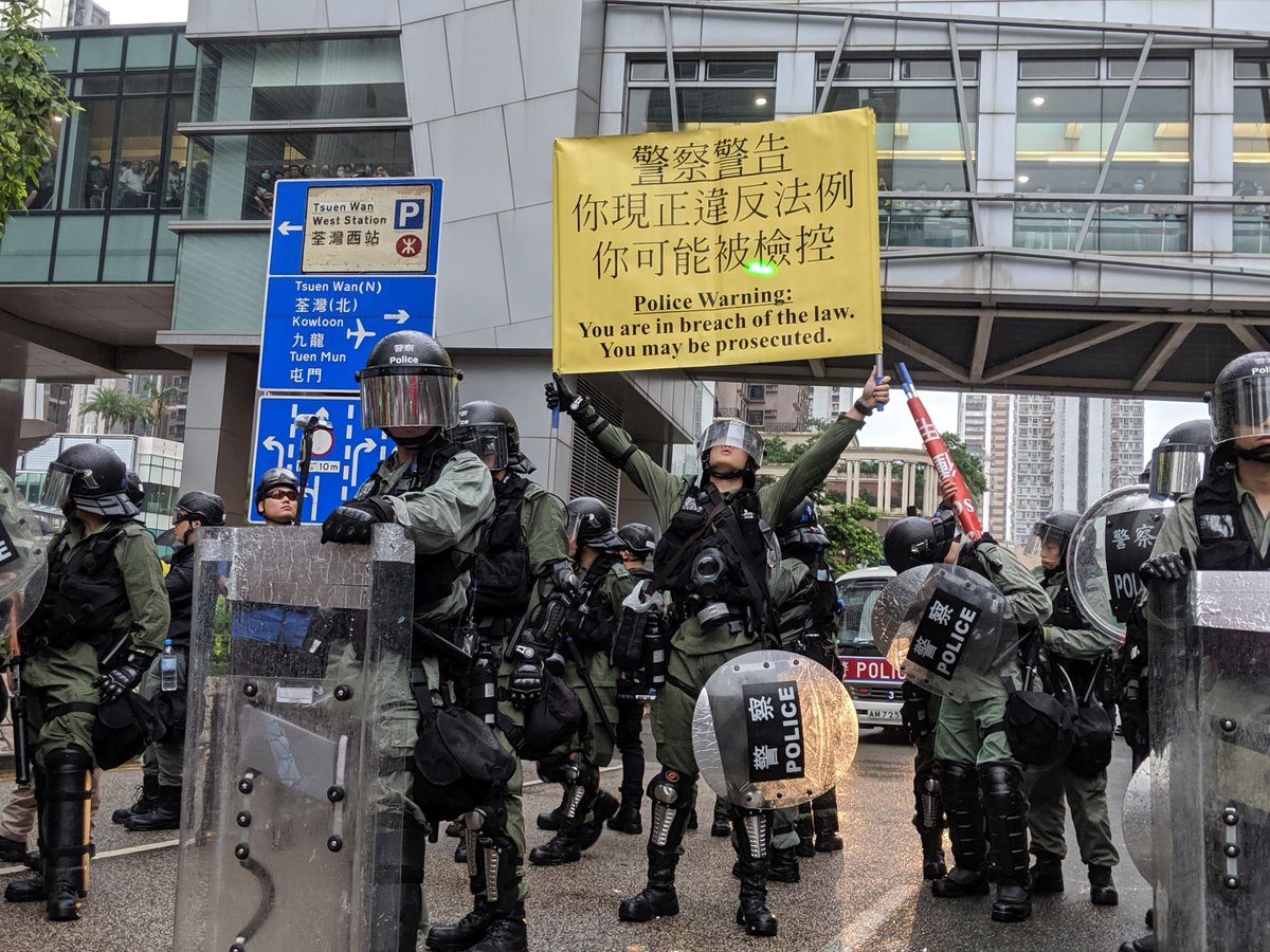 Notably, the judge accepted the argument that people might fear police after watching footage of police brutality, and there is a "real possibility" those people might run the next time they see the cops.That kind of running could NOT be used as evidence against them. (3/7)