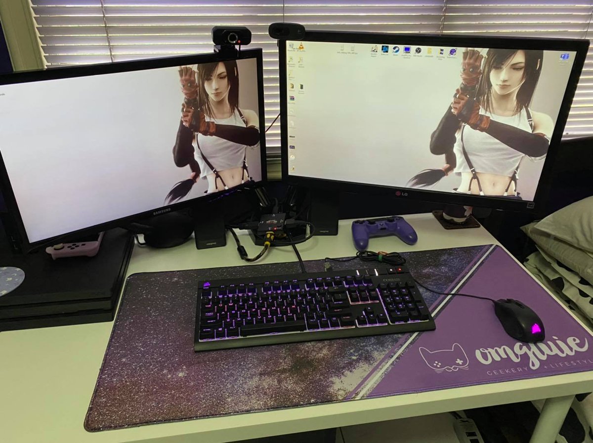omgluie's tweet photo. Comparison of the 900mm and 700mm custom mousepads I had made from #ZenithPads! These were laid out on a 120cm length table :)
You guys interested in an #OMGluie custom mousepad giveaway? XD
#PlayAtYourPeak #CustomMousePad https://t.co/t8CqWJIhNV