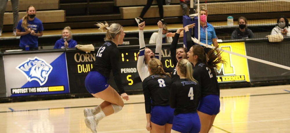 dwtigers's tweet photo. 🎟️VB🏐: Ticket 👊

Volleyball makes quick work of Flames, punches ticket to GPAC tournament for first time in program history! 

https://t.co/AlEzK1CRQF

#BleedBlue | #EarnYourStripes https://t.co/kBjJeNWo1a