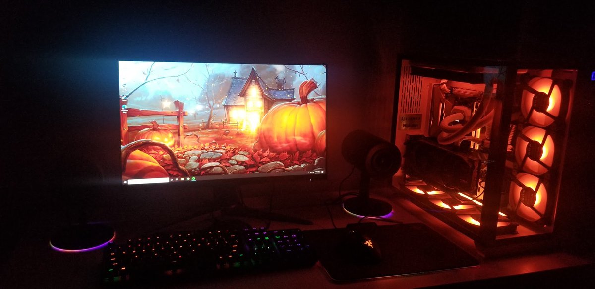 rgbsync's tweet photo. This spooky setup is perfect for our Halloween Eve Setup Showcase.

Congrats to Discord user Hamlet for winning! https://t.co/CBkdP4n51Z
